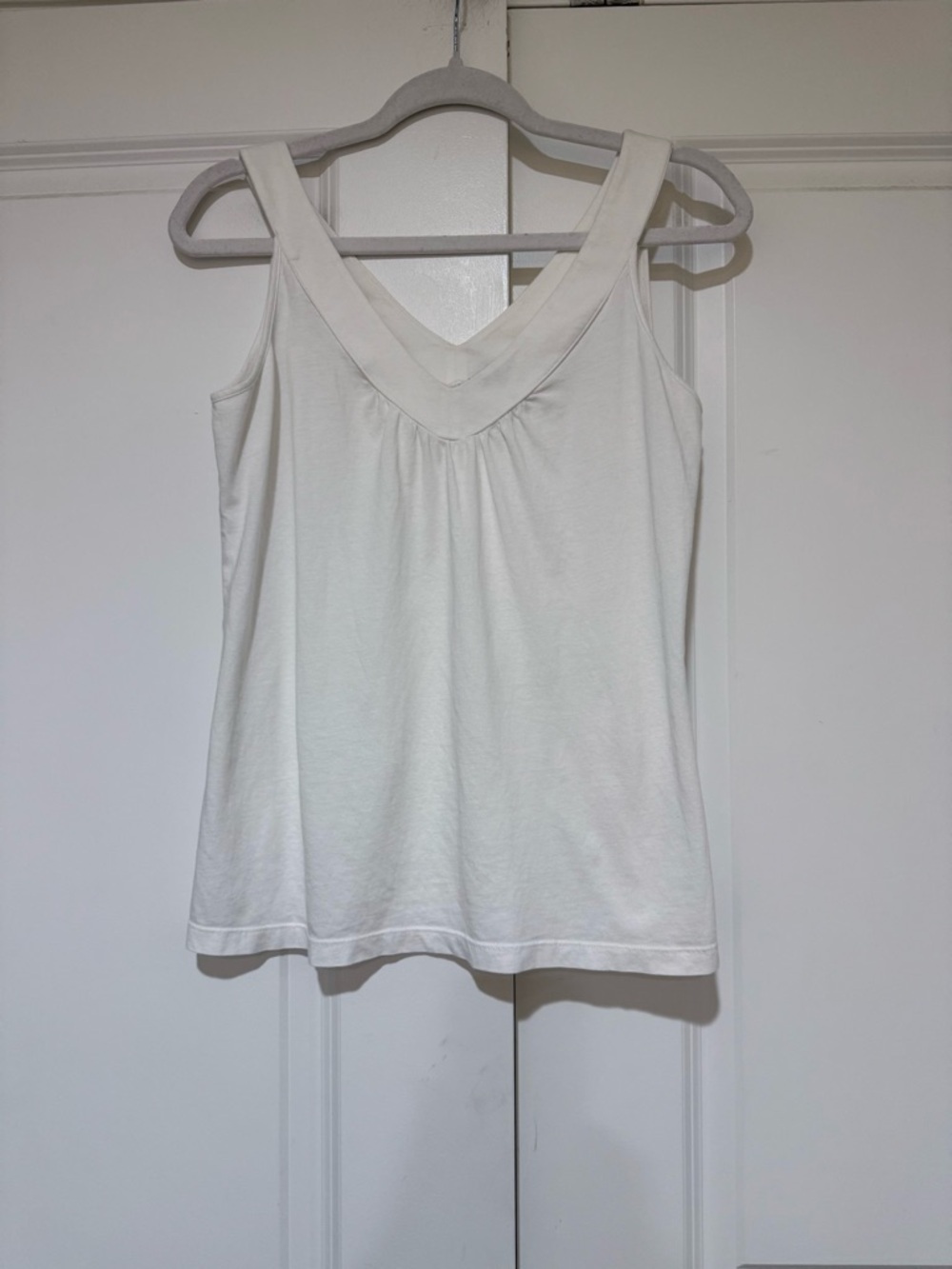 Lilla P White V-Neck Sleeveless Tank 💯% Pima Cotton
